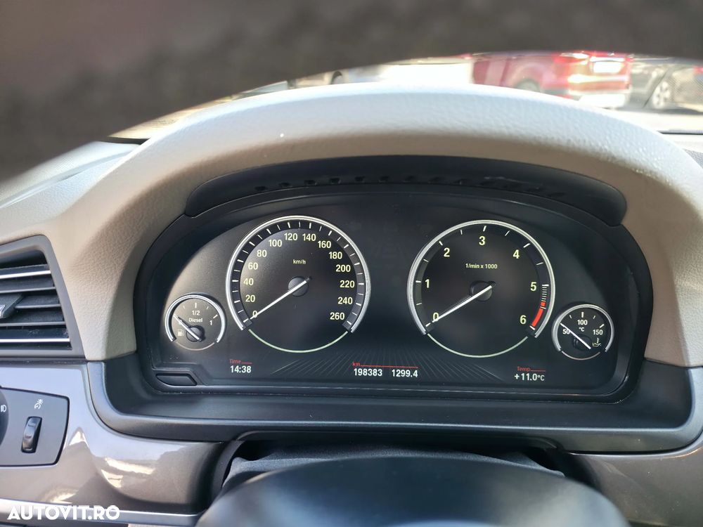 BMW Seria 5 530d xDrive Aut. Modern Line - 11