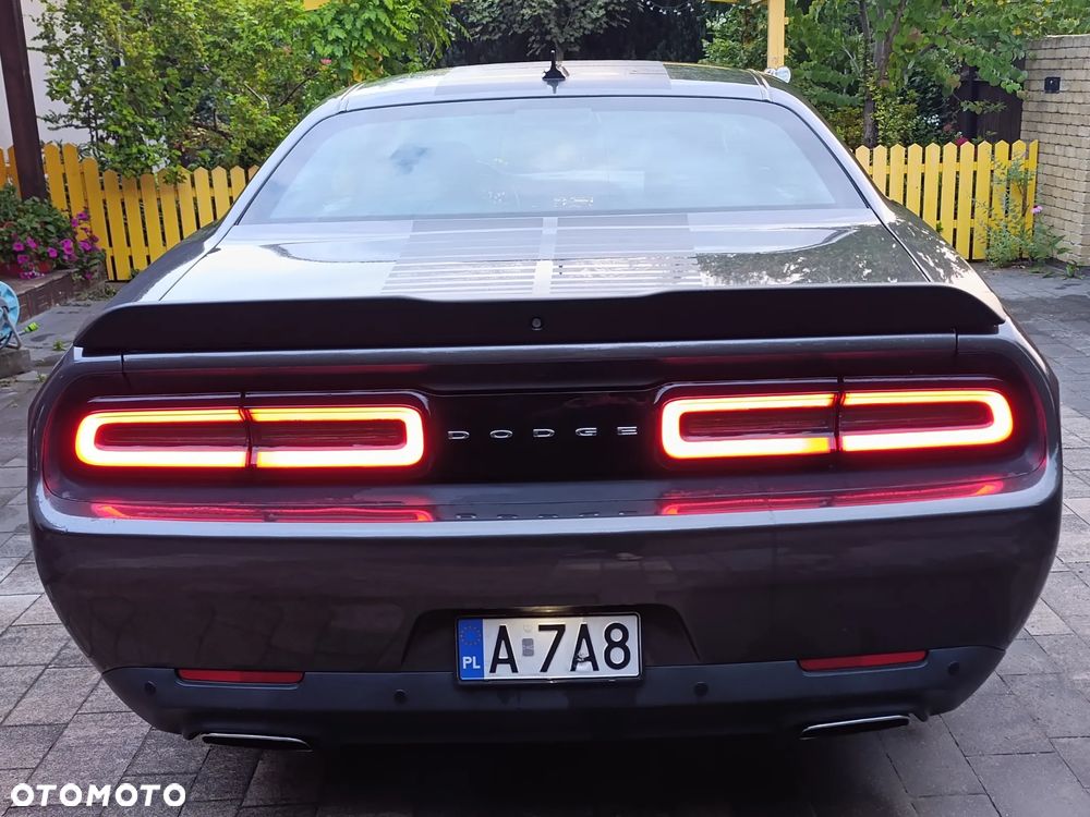 Dodge Challenger - 6