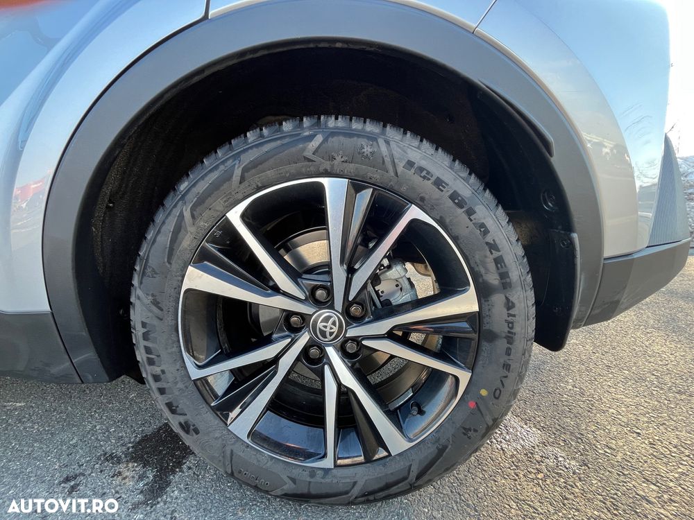 Toyota C-HR 2.0 HEV 197 CP 4x2 CVT Premiere Edition - 13