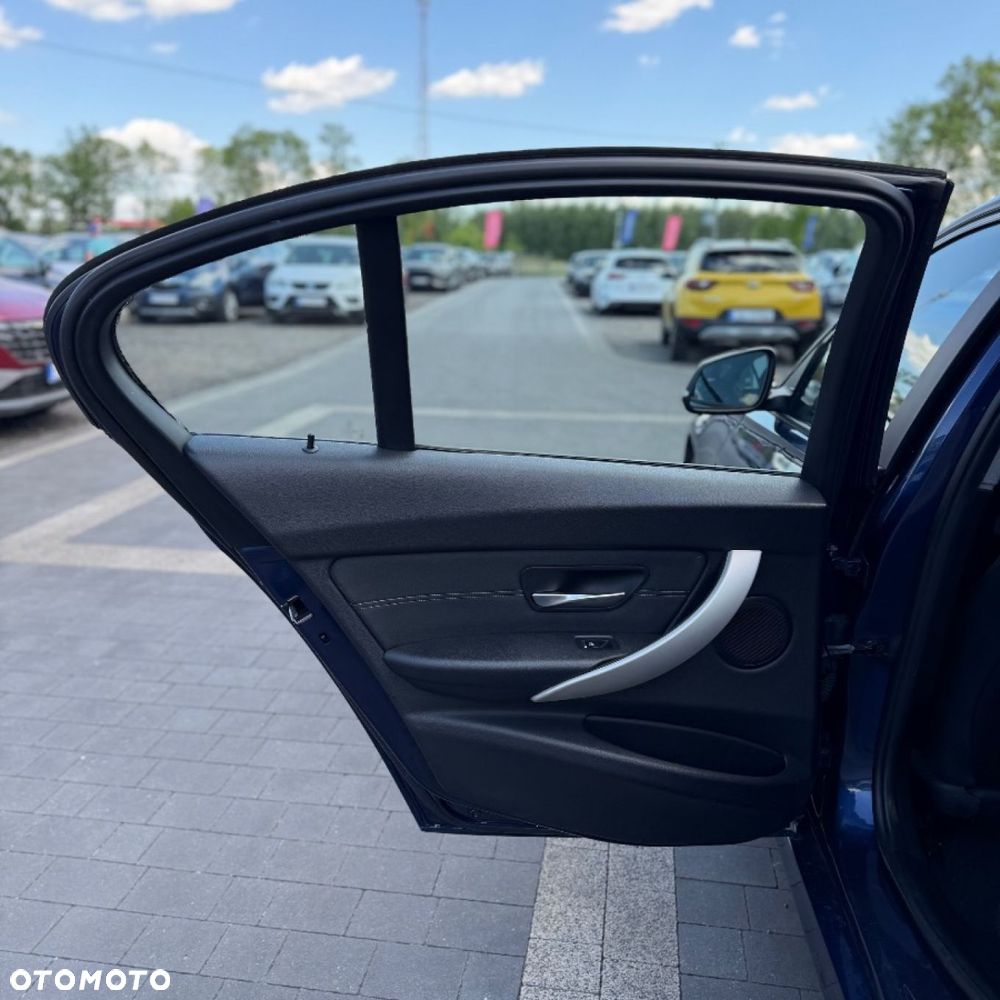 BMW Seria 3 - 14