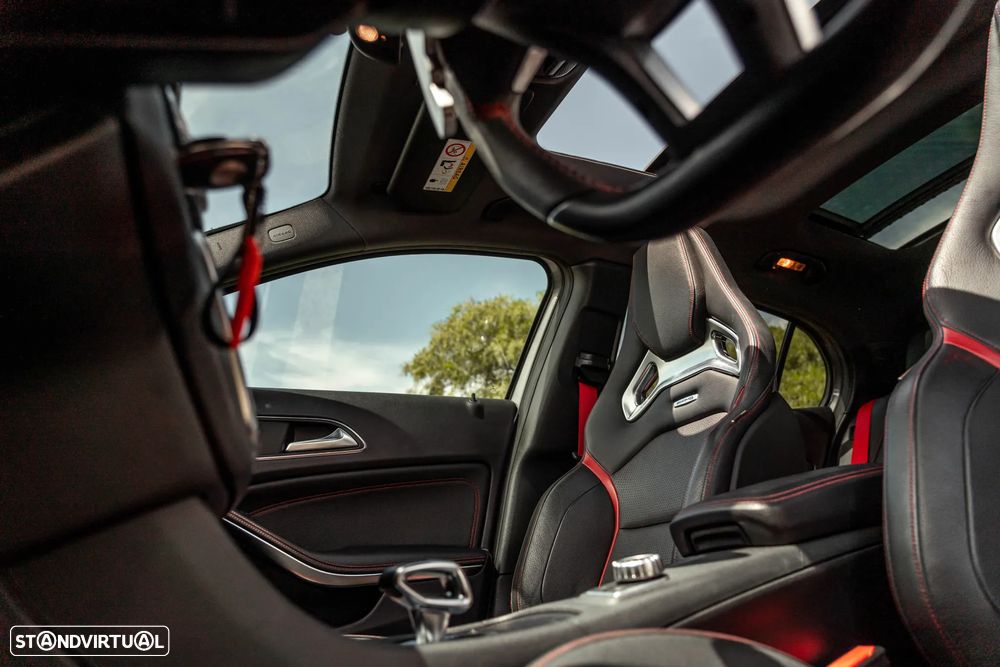 Mercedes-Benz GLA 45 AMG 4-Matic - 28
