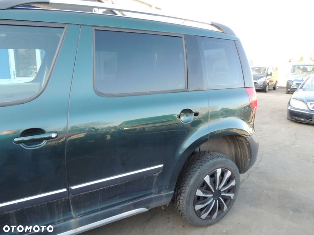 Drzwi lewy tył SKODA Yeti '10 5L  4x4 - 1