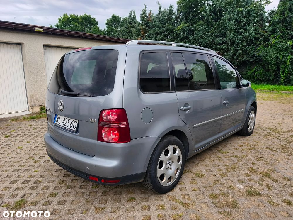 Volkswagen Touran 1.9 TDI DSG Trendline - 4