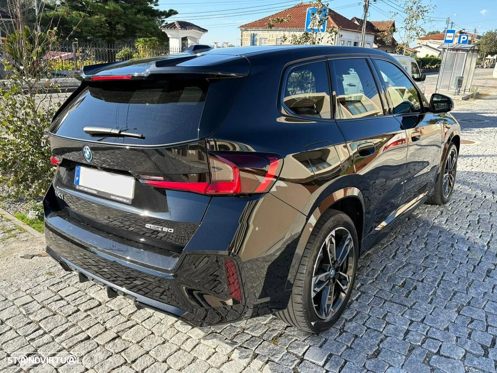 BMW iX1 eDrive20 Pack Desportivo M - 5