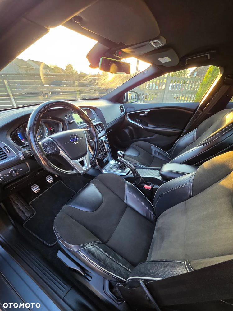 Volvo V40 D2 Drive-E R-Design Momentum - 6