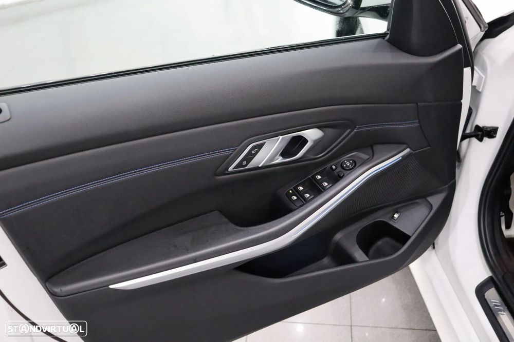 BMW 330 e Aut. M Sport - 24