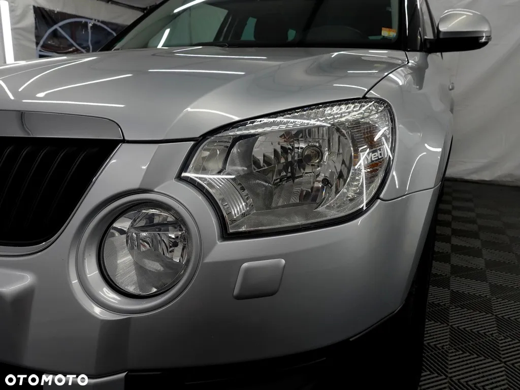 Skoda Yeti 2.0 TDI DPF Elegance Green tec - 34