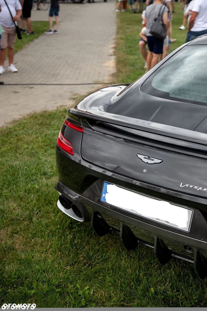 Aston Martin Vanquish - 13