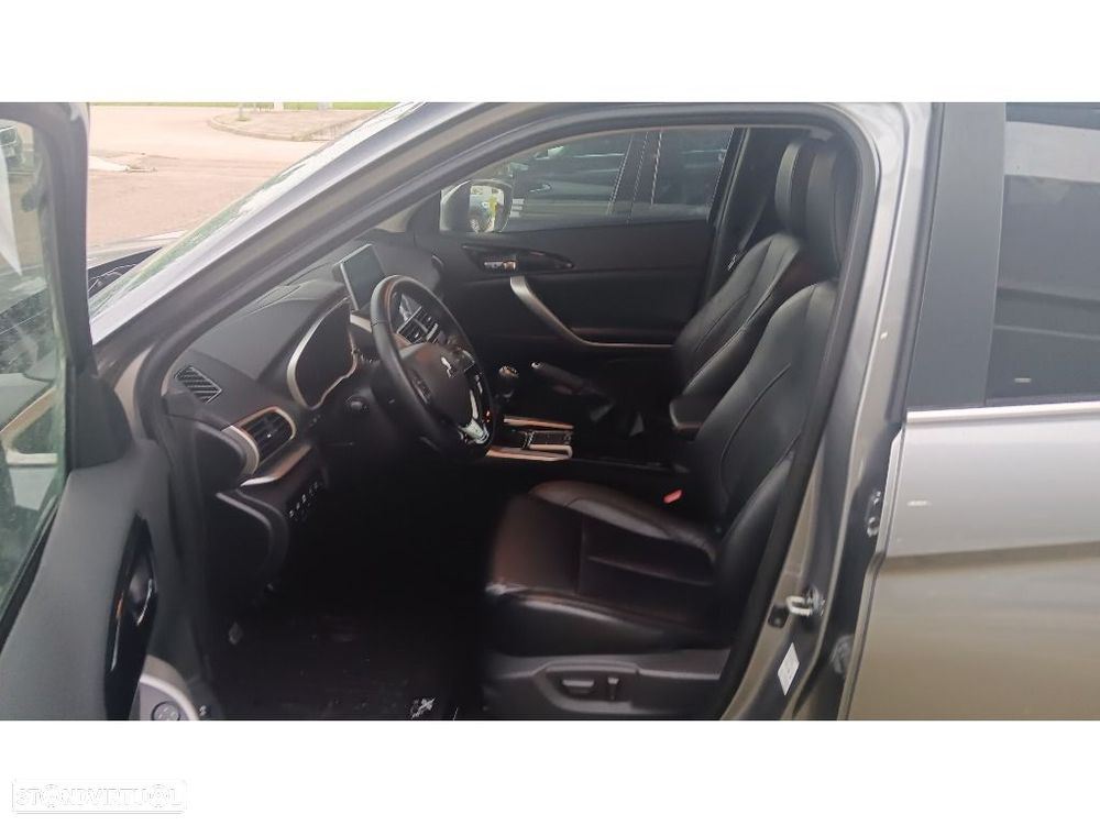 Mitsubishi Eclipse Cross 1.5 MIVEC Black Edition - 4