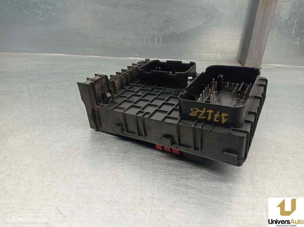 CAIXA RELÉS / FUSÍVEIS AUDI A3 2005 -1K0937124K - 3