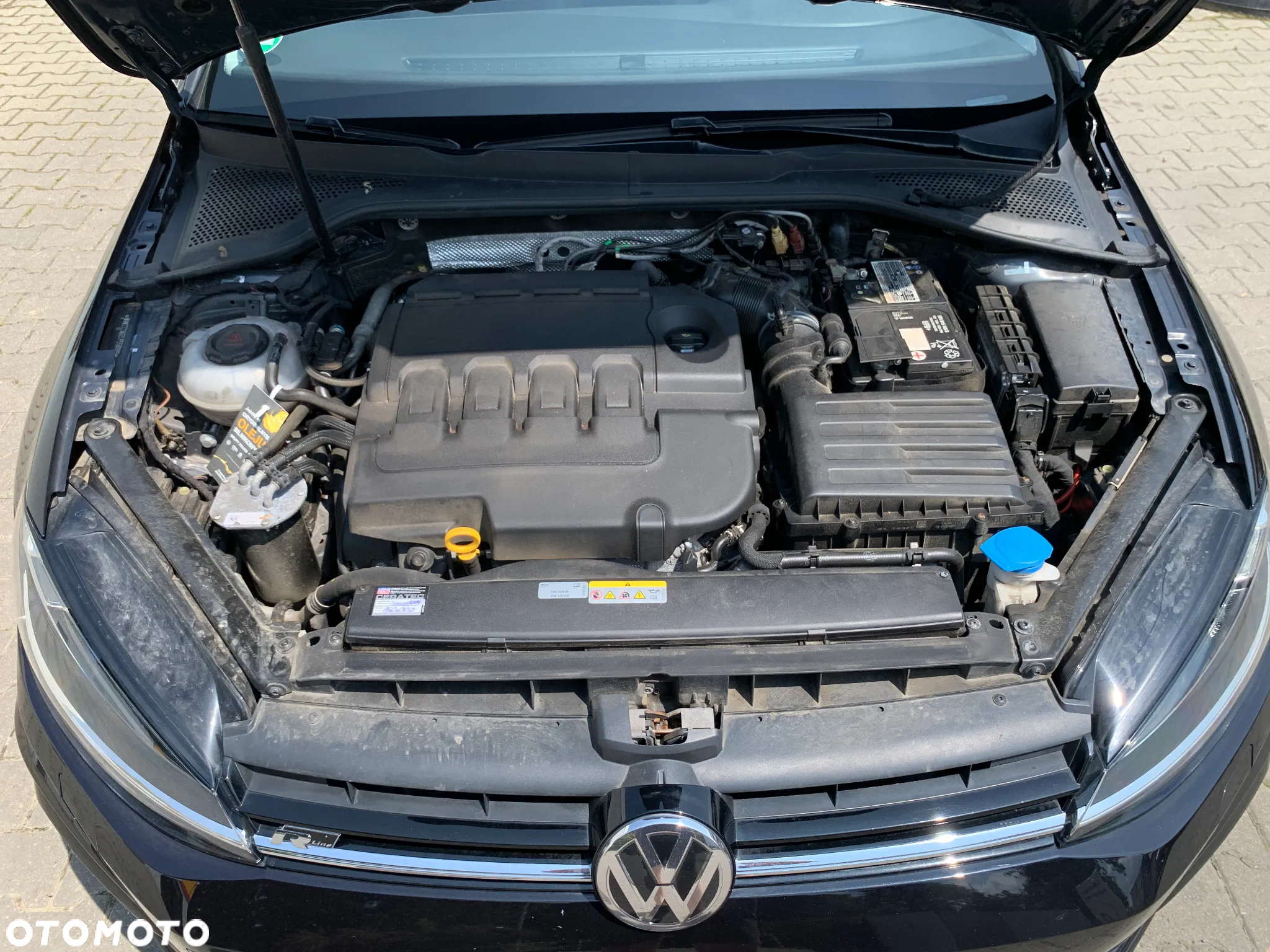 Volkswagen Golf VIII 2.0 TDI R-Line DSG - 28