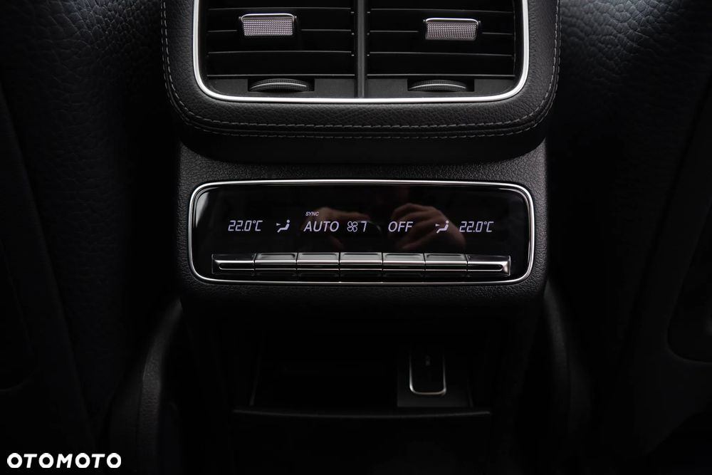 Mercedes-Benz GLS - 29