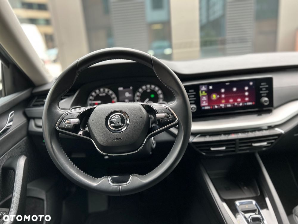 Skoda Octavia 2.0 TDI Ambition DSG - 25