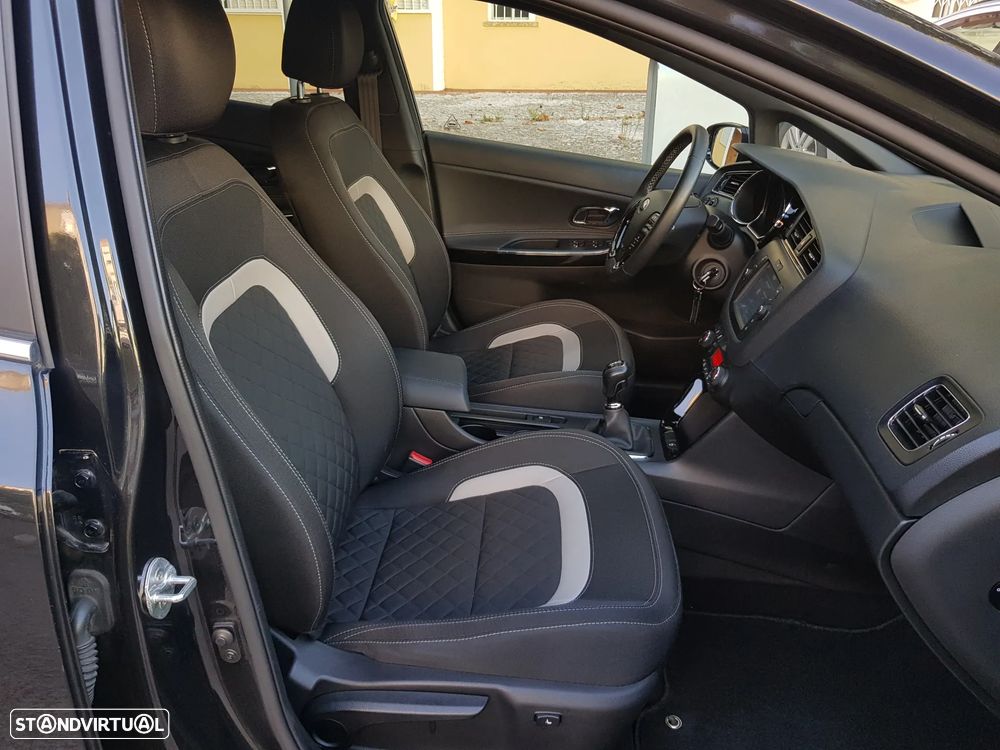 Kia Ceed SW 1.6 CRDi GT Line - 38