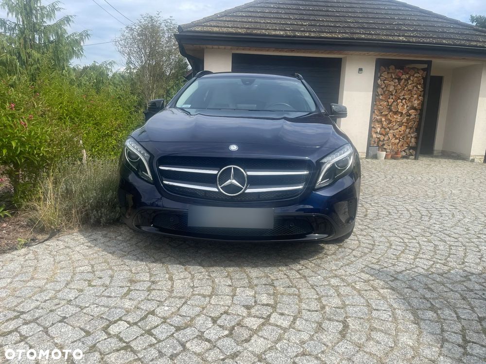 Mercedes-Benz GLA 200 7G-DCT - 9