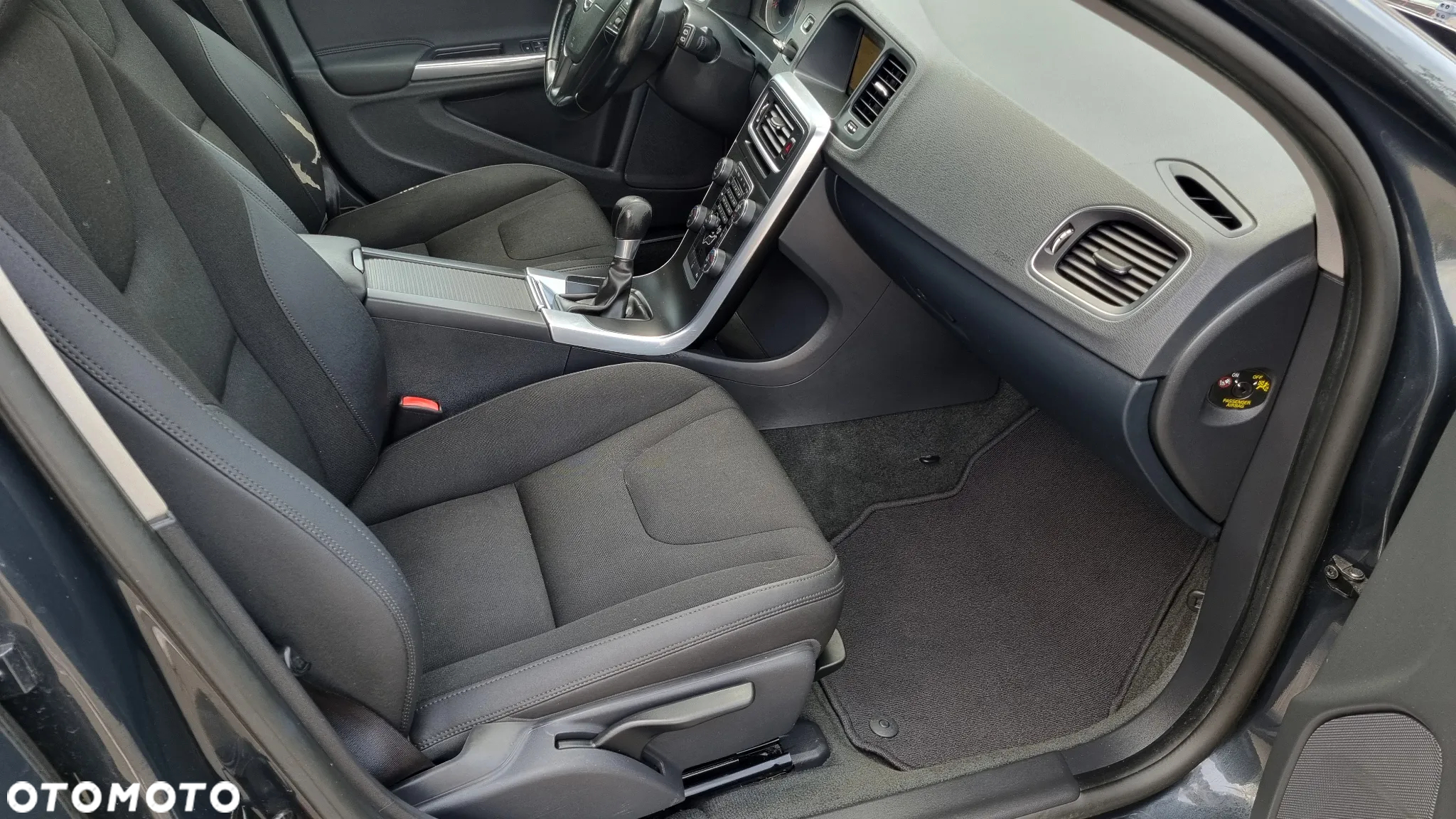 Volvo V60 D4 Momentum - 13