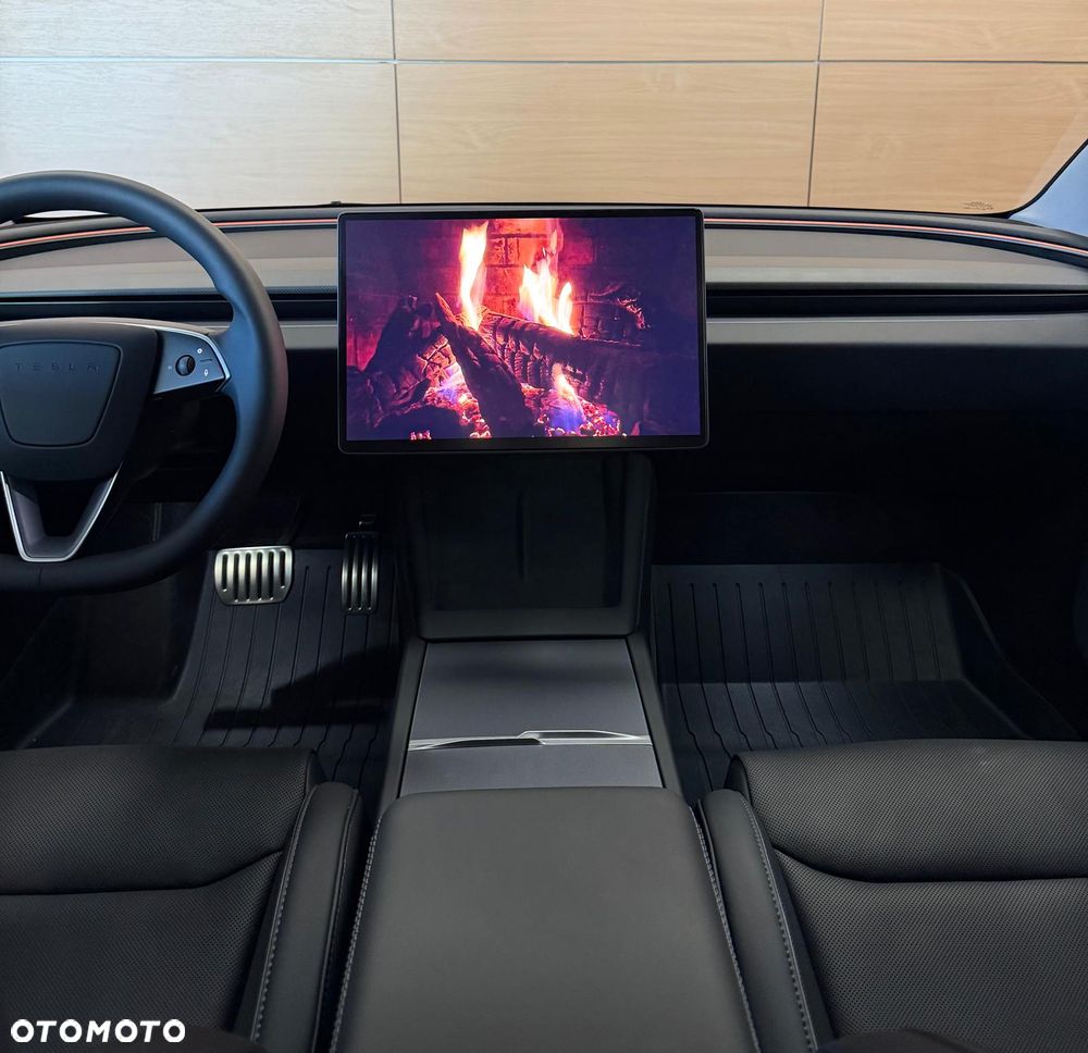Tesla Model 3 - 13