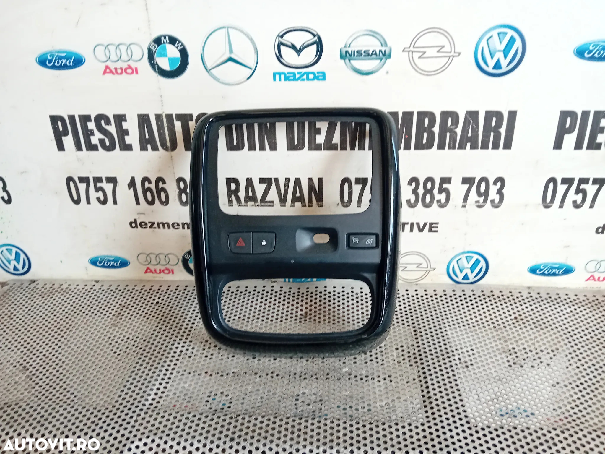 Ornament Rama Bord Consola Centrala Buton Tempomat Avarii Dacia Duster 2010-2017 - 2