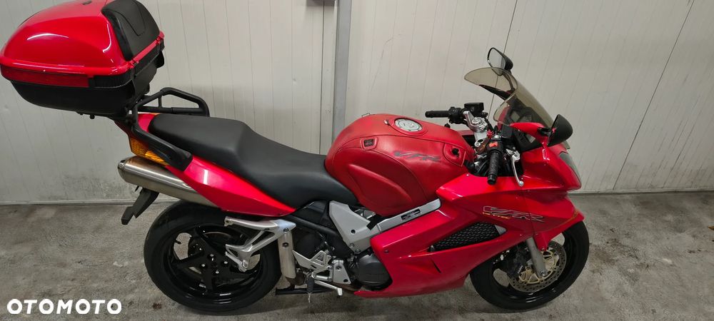 Honda VFR - 4