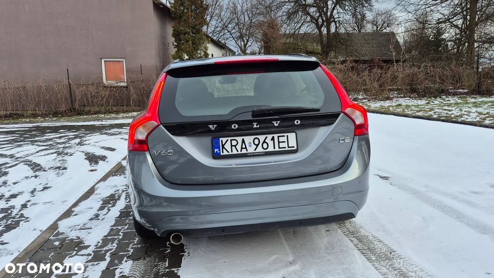 Volvo V60 D2 Summum - 8