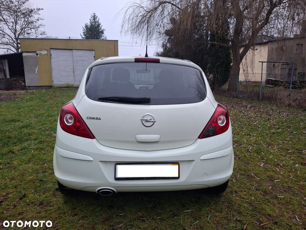 Opel Corsa 1.4 16V Satellite - 11