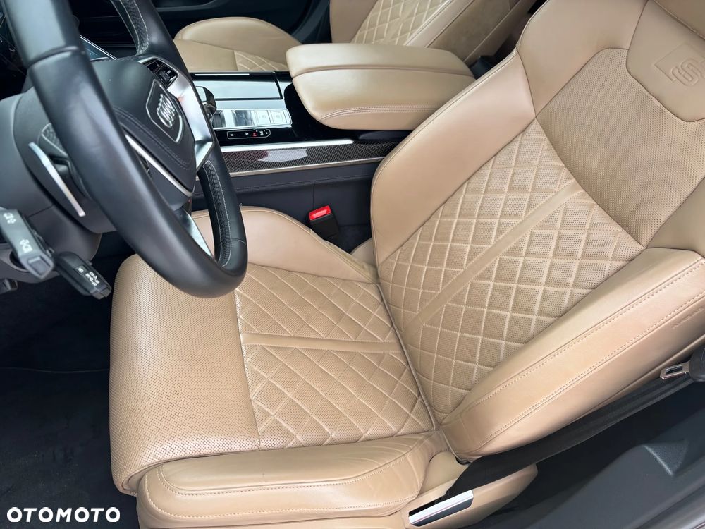 Audi S8 - 22