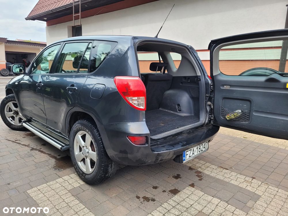 Toyota RAV4 2.2 D-4D 4x4 - 9