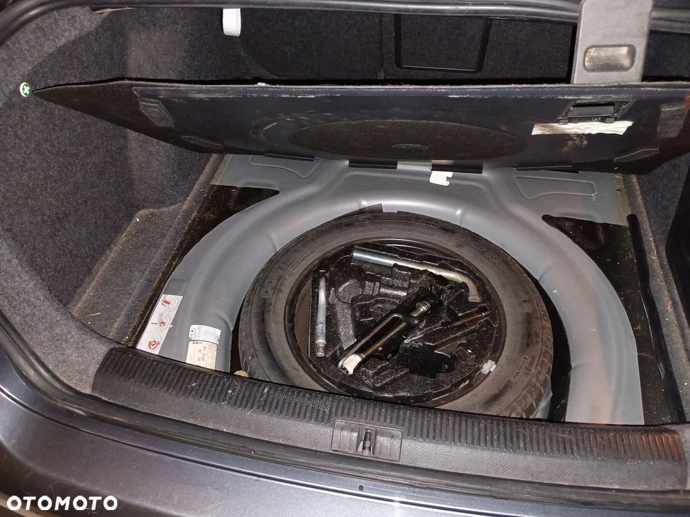 Volkswagen Jetta 2.0 FSI Comfortline - 22
