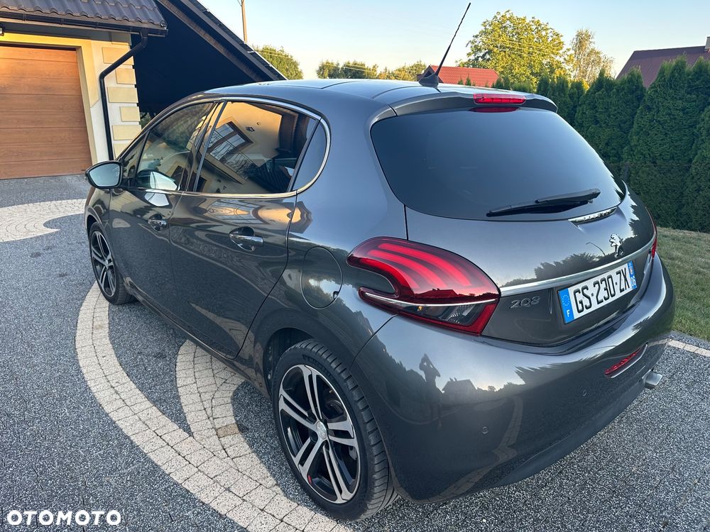 Peugeot 208 PureTech 130 EAT8 GT Pack - 10