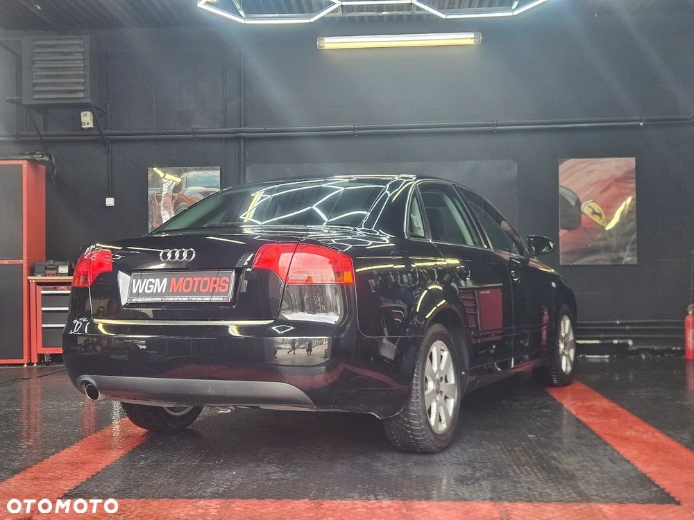 Audi A4 Limousine - 5