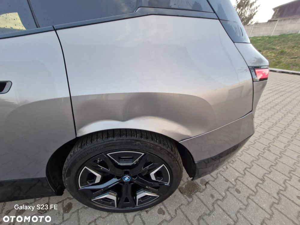 BMW iX xDrive40 - 15