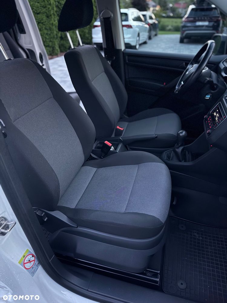 Volkswagen Caddy 2.0 TDI Comfortline - 26