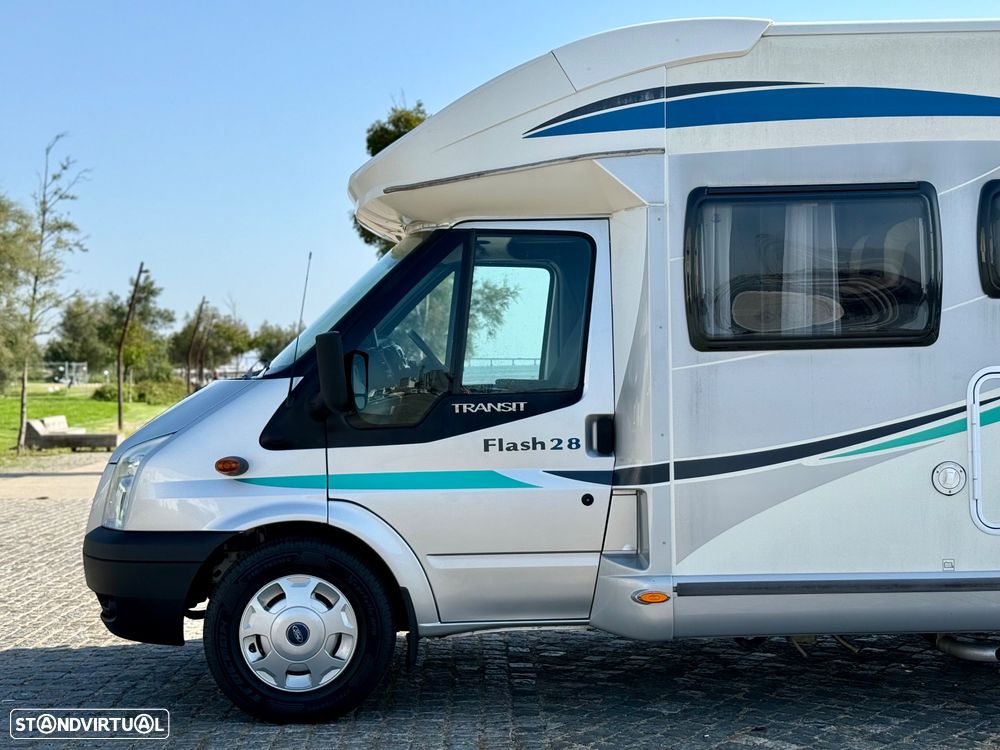 Chausson Flash 28 - Cama Central - 3