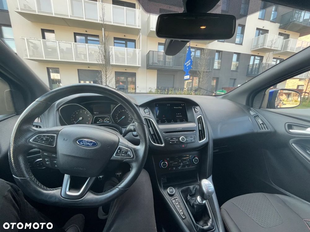 Ford Focus 1.5 EcoBoost ST-Line - 14