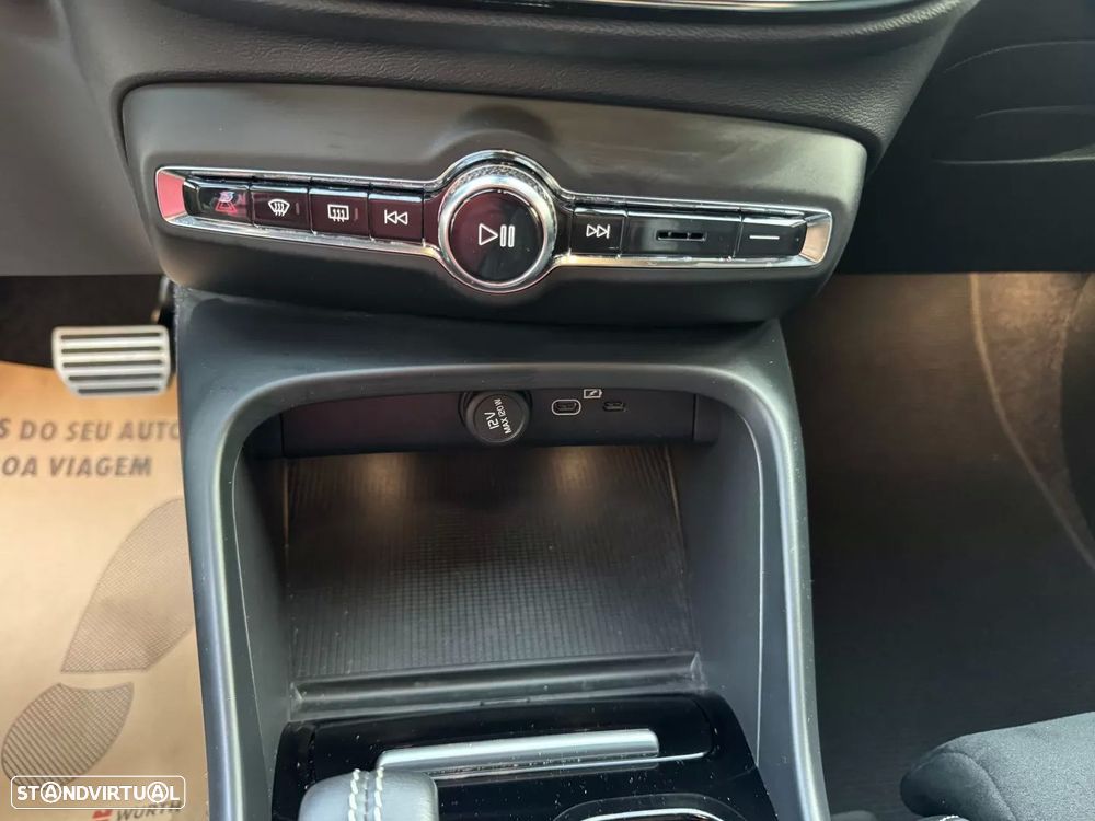 Volvo XC 40 P8 AWD Recharge RDesign - 40