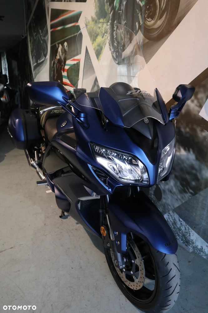 Yamaha FJR - 18