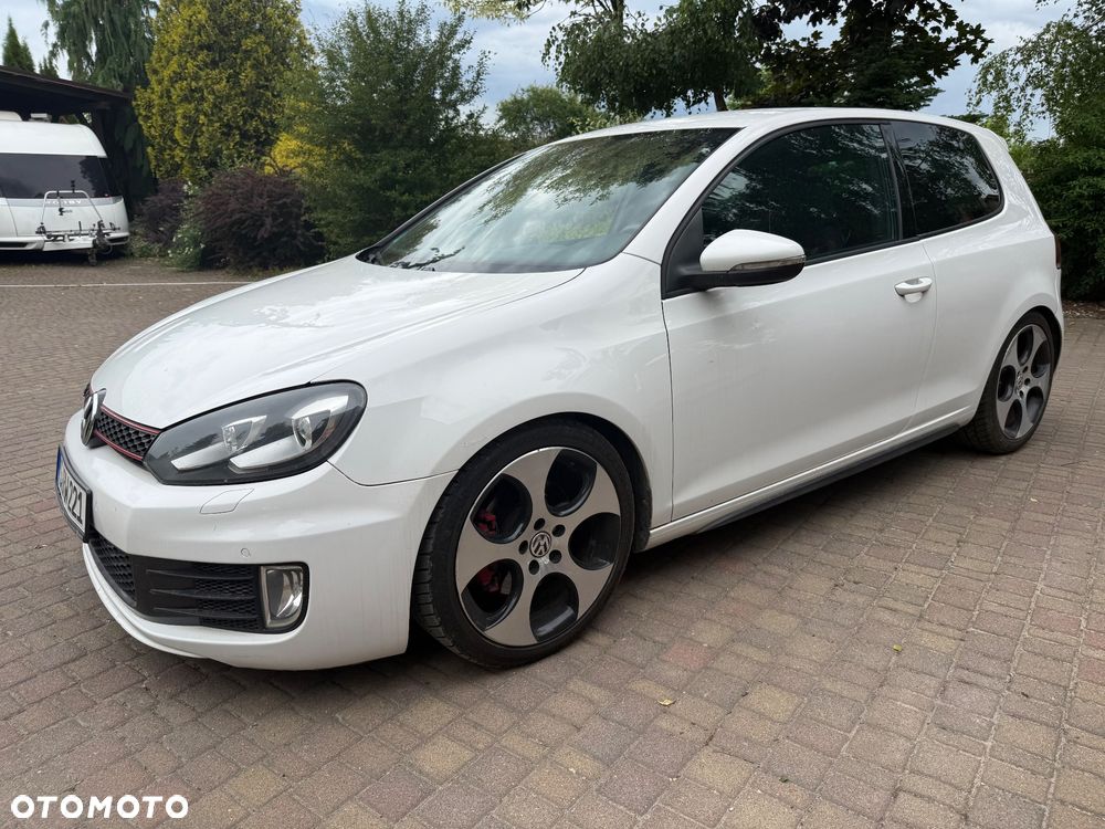 Volkswagen Golf 2.0 GTI adidas - 4