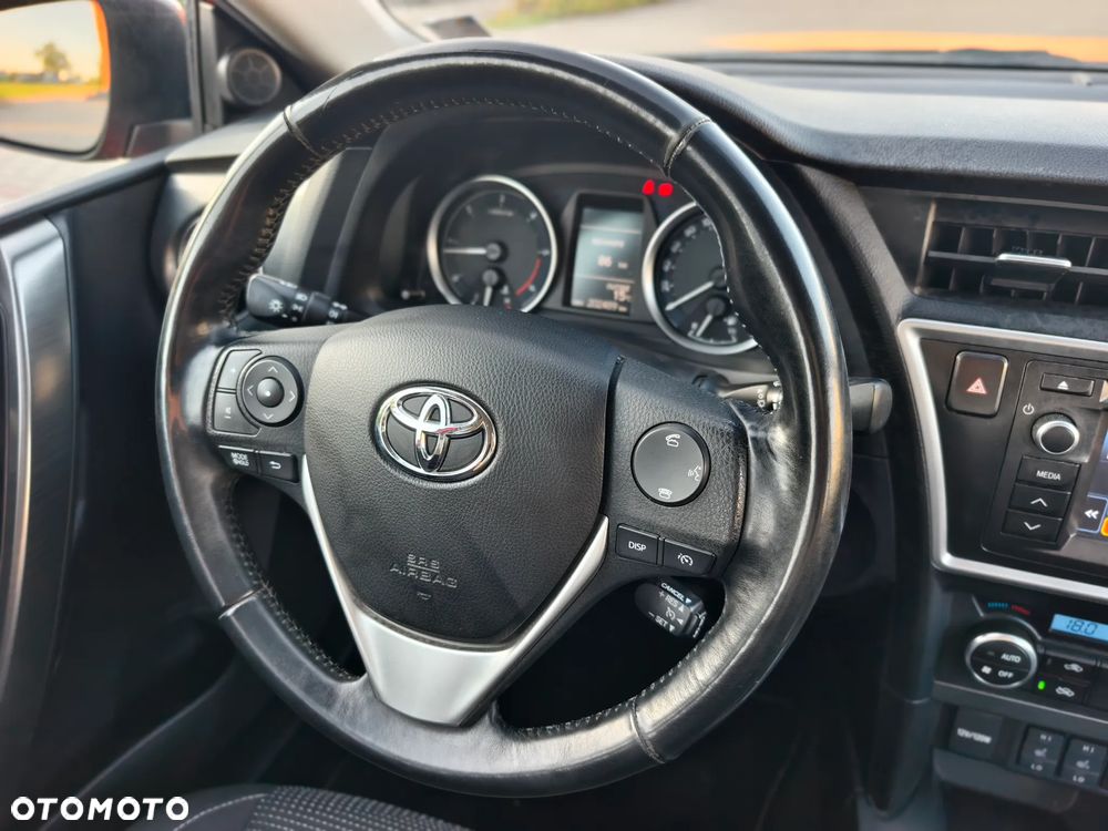 Toyota Auris 2.0 D-4D Executive - 12