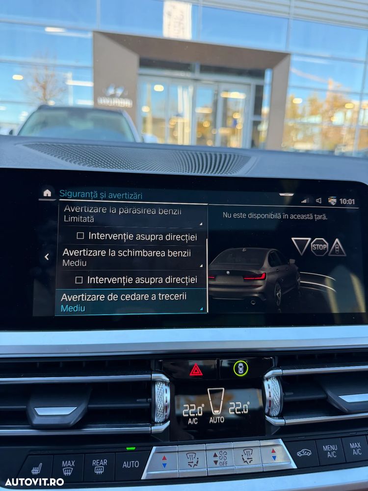 BMW Seria 3 330e Aut. M Sport - 25