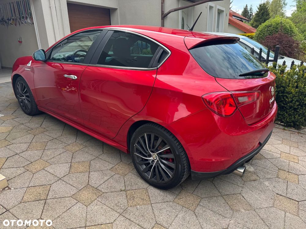 Alfa Romeo Giulietta ver-1750-tbi-quadrifoglio-verde - 4