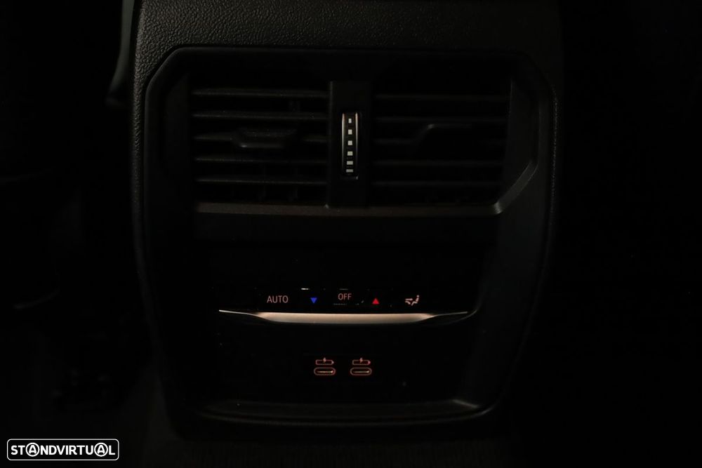 BMW 330 e Edição Desportiva M Auto - 24