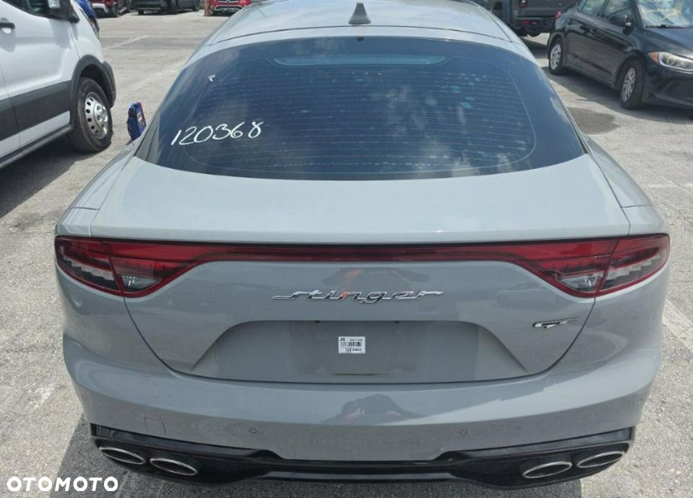 Kia Stinger - 5