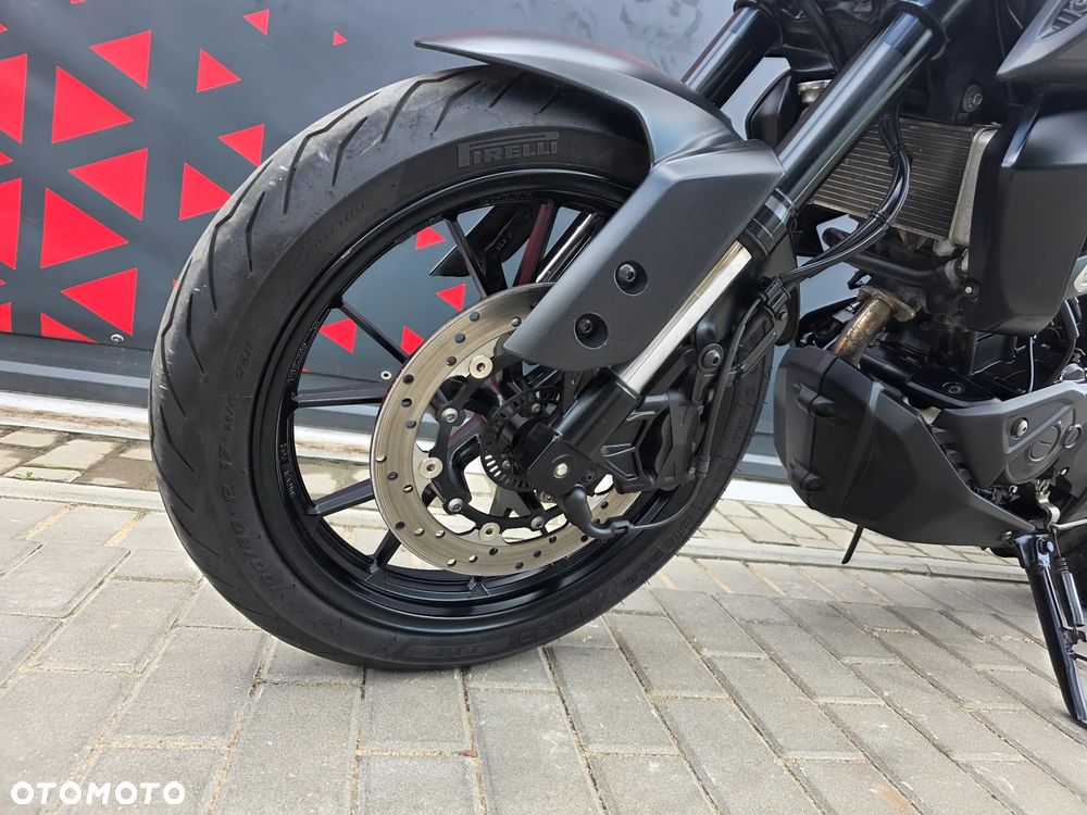 Yamaha MT - 27