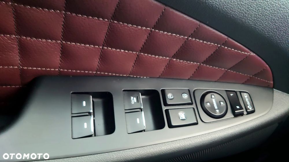 Hyundai Tucson 2.0 CRDI 4WD Automatik Premium - 29