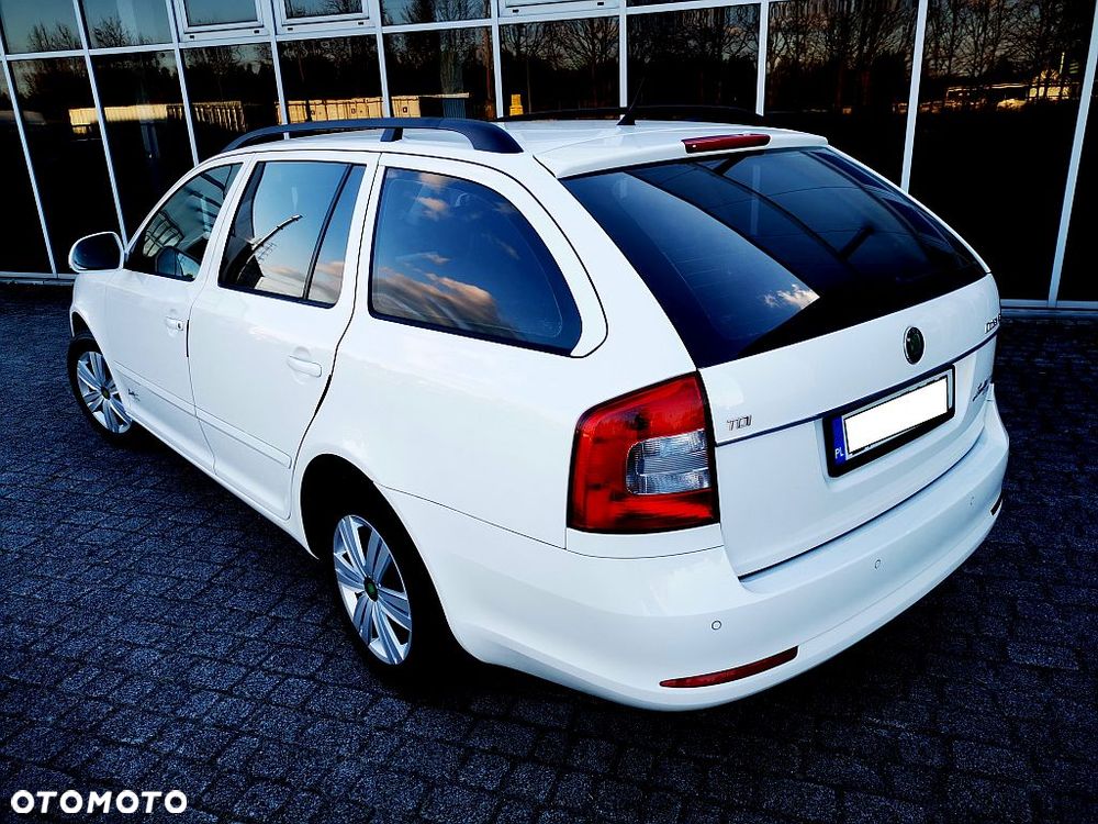 Skoda Octavia 1.6 TDI DPF FAMILY - 32