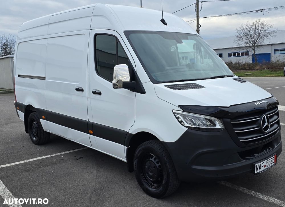 Mercedes-Benz Sprinter - 2