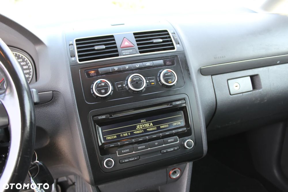Volkswagen Touran 1.6 TDI DPF BlueMot Comfortline - 29