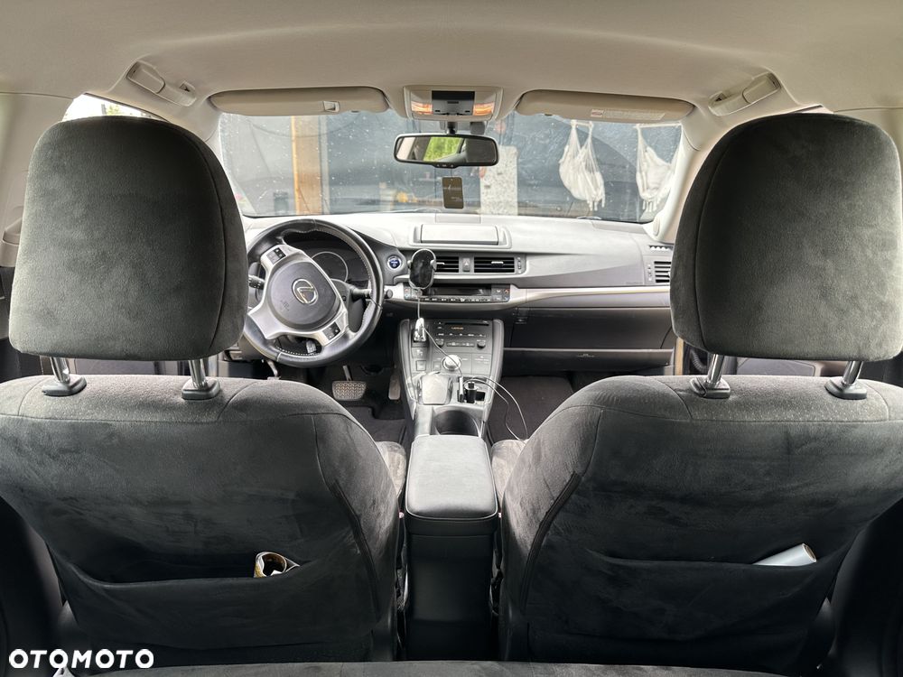 Lexus CT - 16