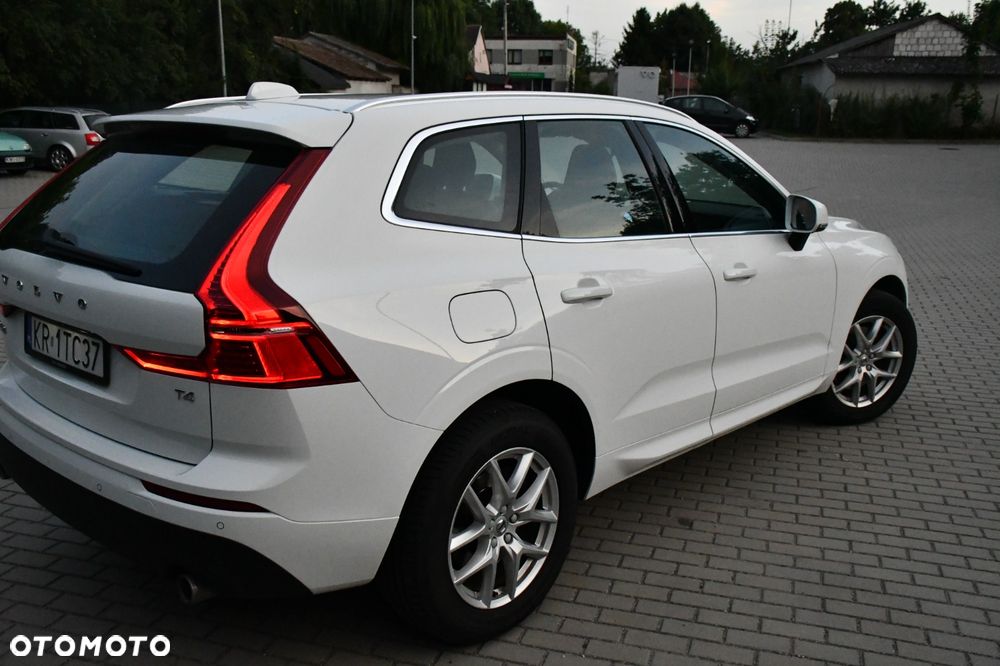 Volvo XC 60 T4 Momentum Pro - 9