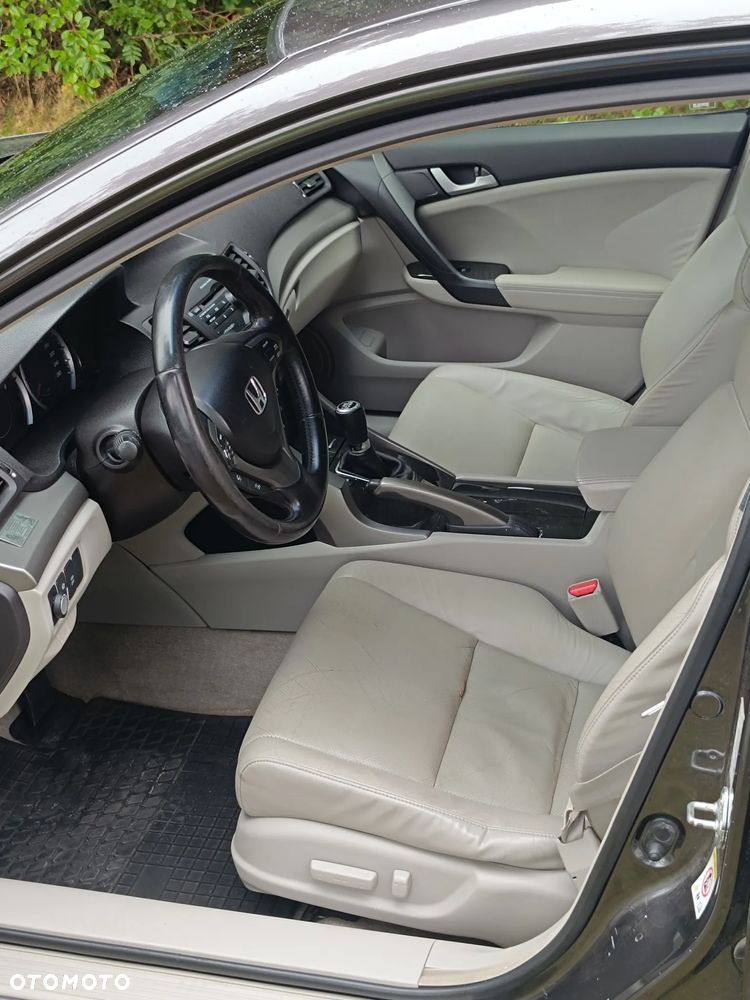 Honda Accord 2.0 Executive - 10